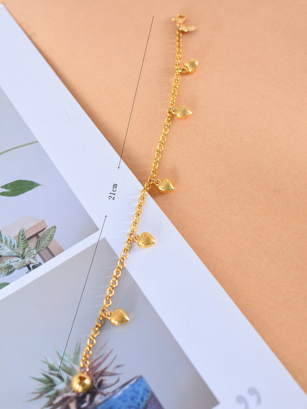 Hearts bracelet gold